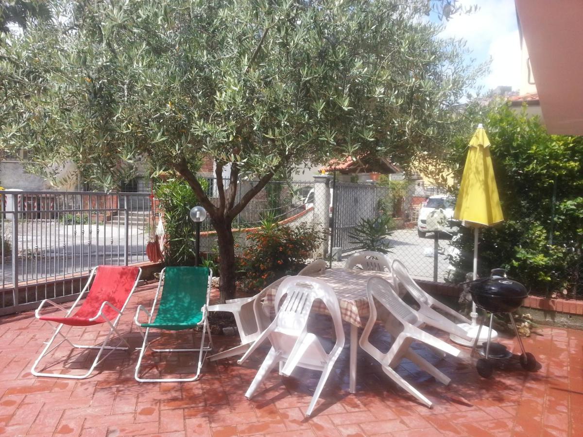 Ca 'Nter Viale Appartement Romito Magra Buitenkant foto